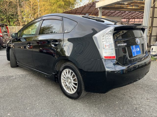TOYOTA PRIUS 2010