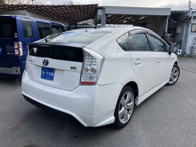 TOYOTA PRIUS 2010