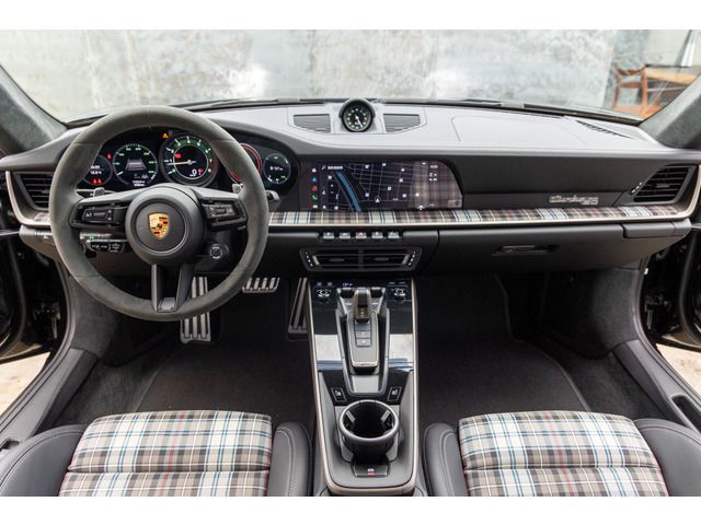PORSCHE PORSCHE 911 2025