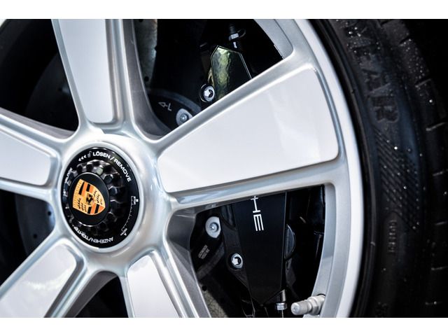 PORSCHE PORSCHE 911 2025