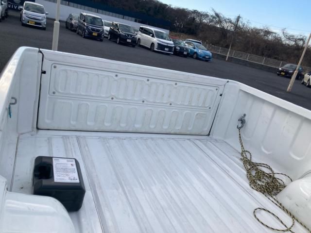 TOYOTA ??????????4D 2023