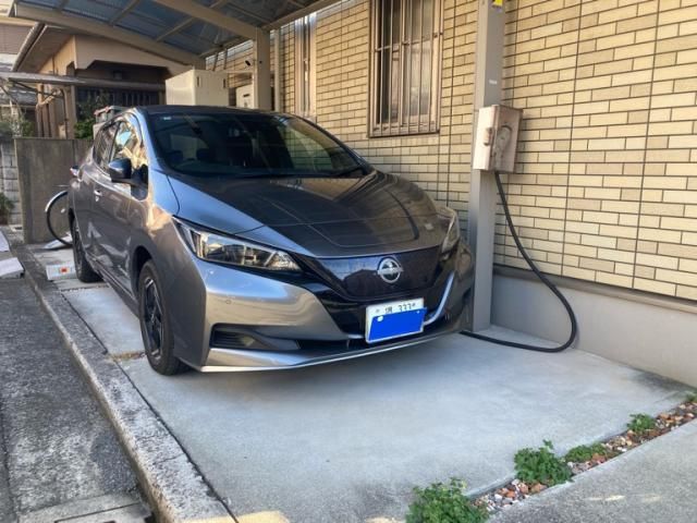 NISSAN LEAF 2022