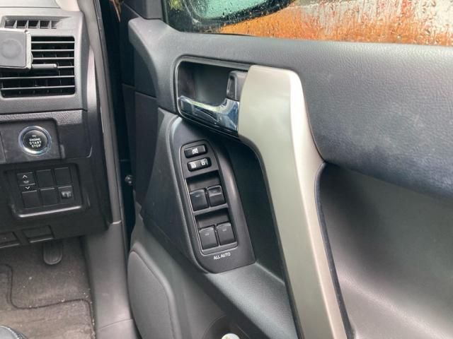 TOYOTA LANDCRUISER PRADO 2009