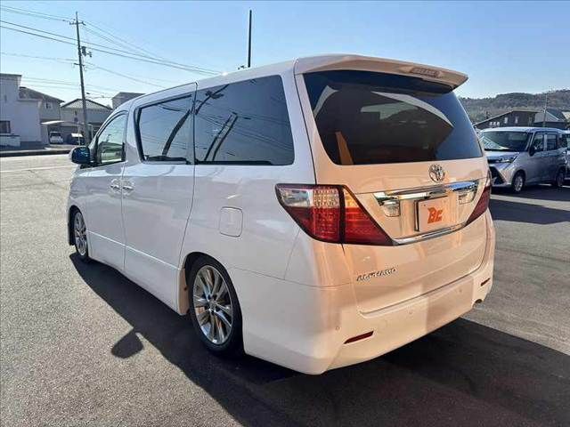 TOYOTA ALPHARD 2011