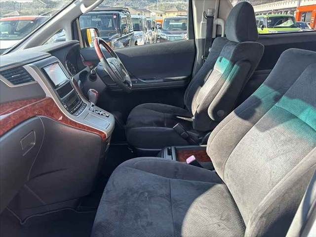 TOYOTA ALPHARD 2011