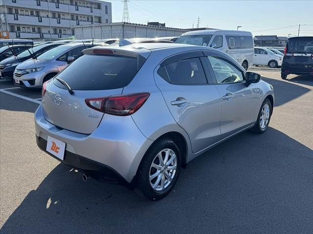 MAZDA DEMIO 2016