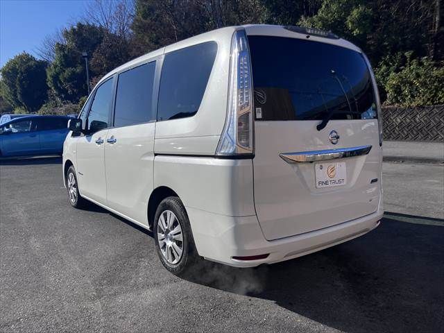 NISSAN SERENA  S-HYBRID 2013