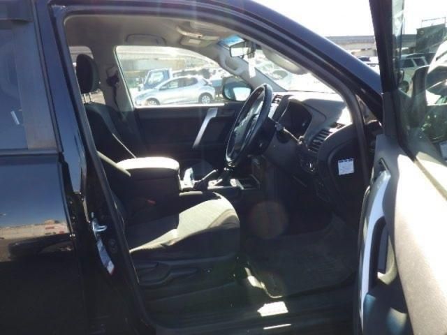 TOYOTA LANDCRUISER PRADO 2019