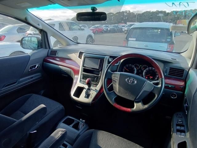 TOYOTA ALPHARD 2009