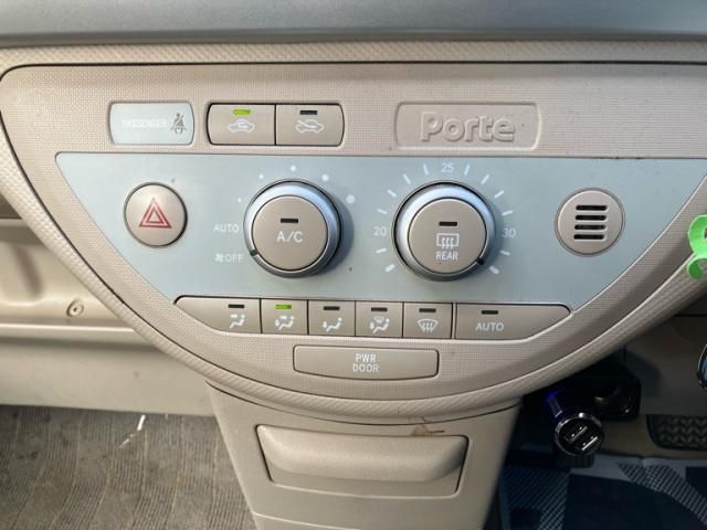 TOYOTA PORTE 2005