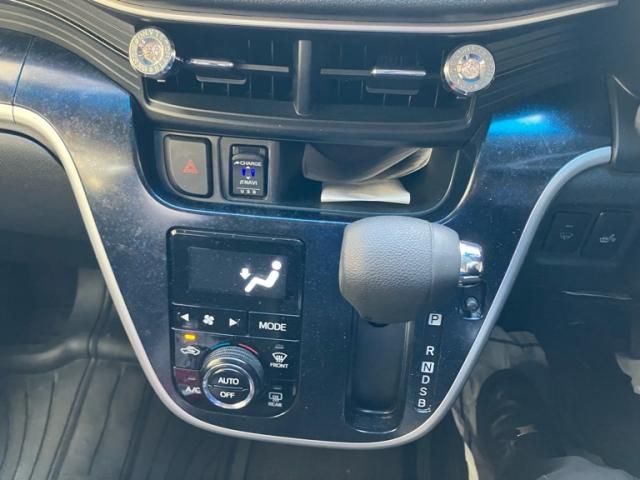 DAIHATSU MOVE CUSTOM 2015