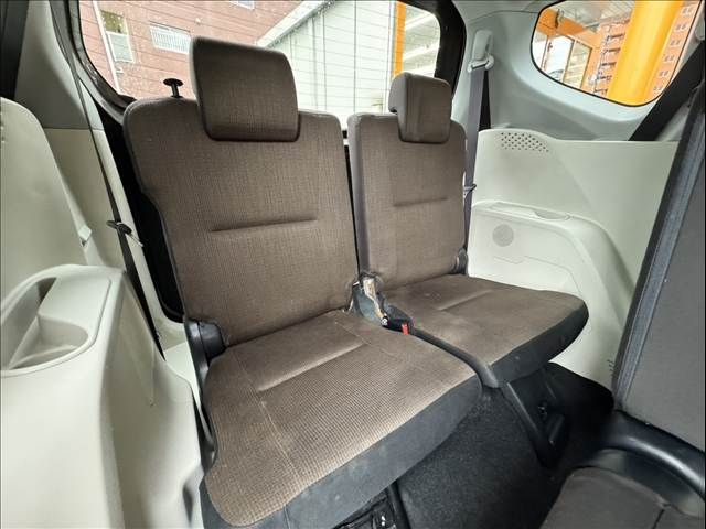 TOYOTA SIENTA HYBRID 2016