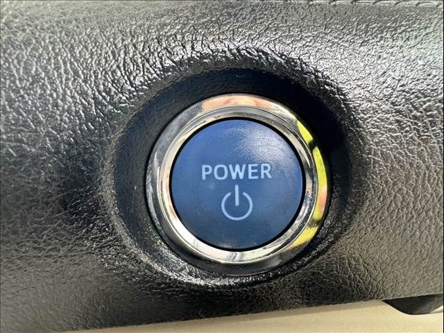 TOYOTA SIENTA HYBRID 2016