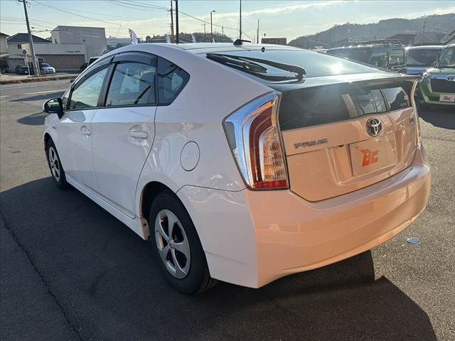 TOYOTA PRIUS 2013