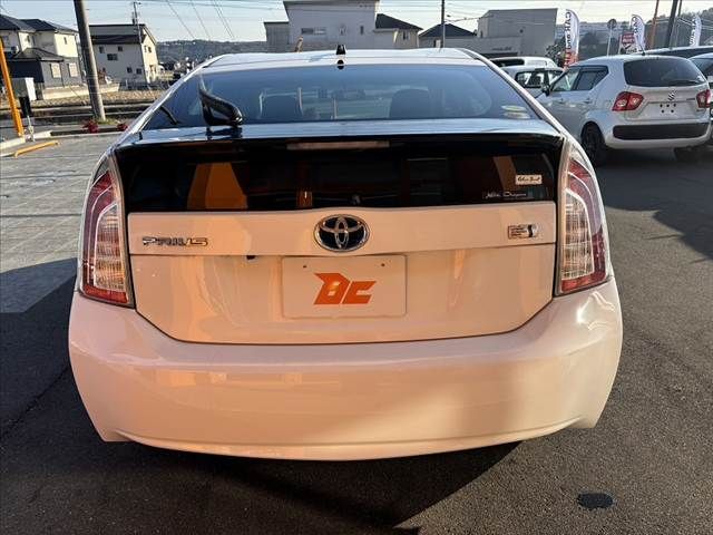 TOYOTA PRIUS 2013