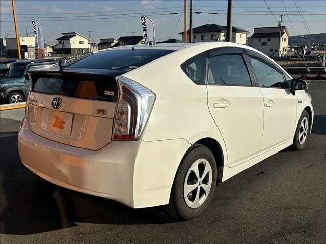 TOYOTA PRIUS 2013