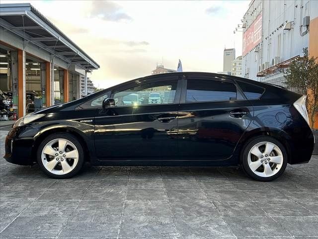 TOYOTA PRIUS 2014