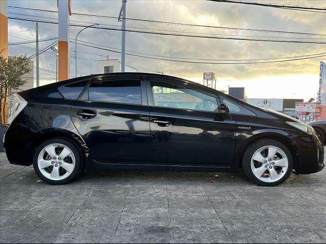 TOYOTA PRIUS 2014