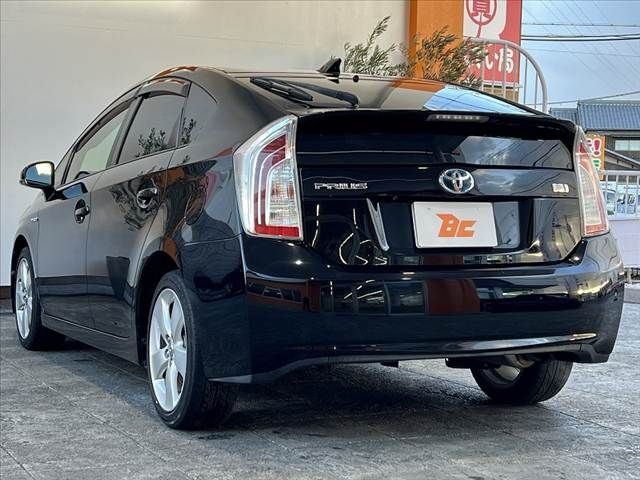 TOYOTA PRIUS 2014