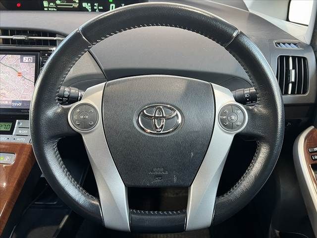 TOYOTA PRIUS 2014