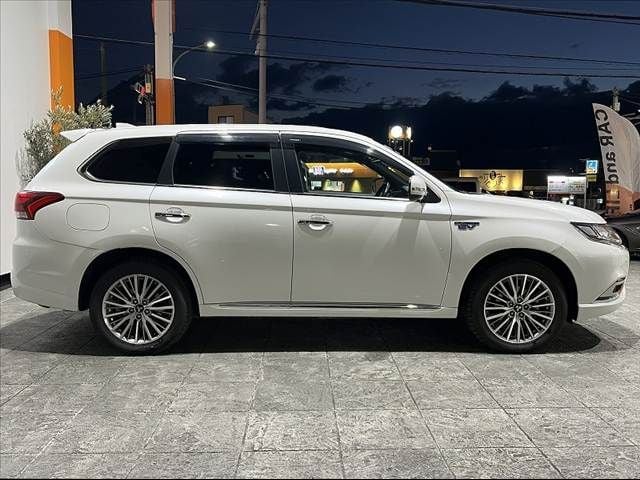 MITSUBISHI OUTLANDER PHEV 2021