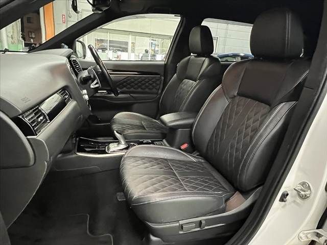 MITSUBISHI OUTLANDER PHEV 2021