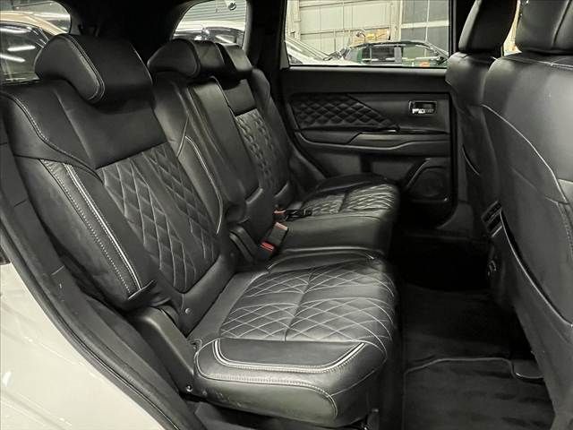 MITSUBISHI OUTLANDER PHEV 2021