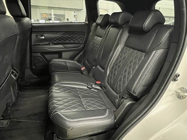 MITSUBISHI OUTLANDER PHEV 2021