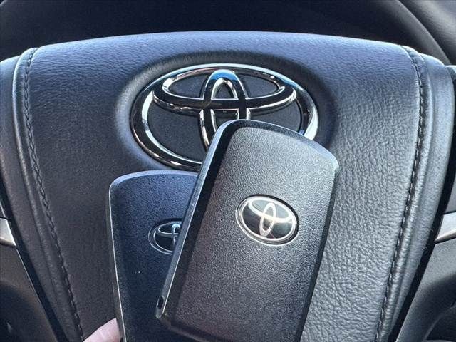 TOYOTA HARRIER 2WD 2014