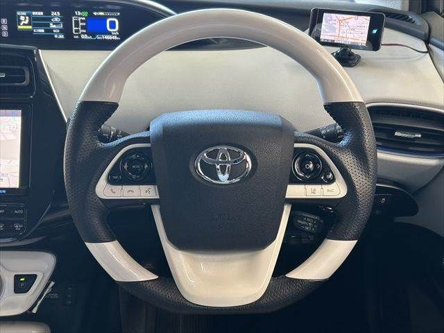 TOYOTA PRIUS 2016