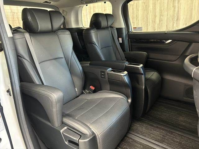 TOYOTA ALPHARD hybrid 4WD 2020