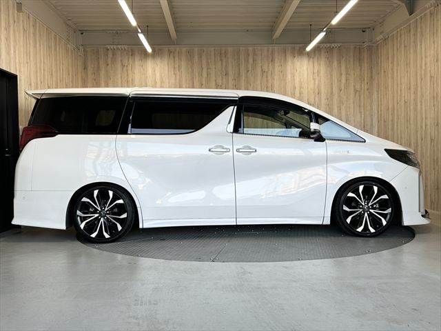 TOYOTA ALPHARD hybrid 4WD 2020