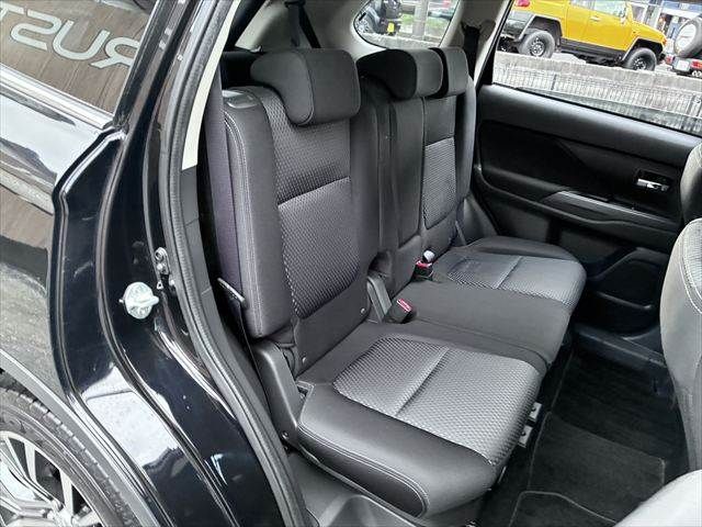 MITSUBISHI OUTLANDER 4WD 2016