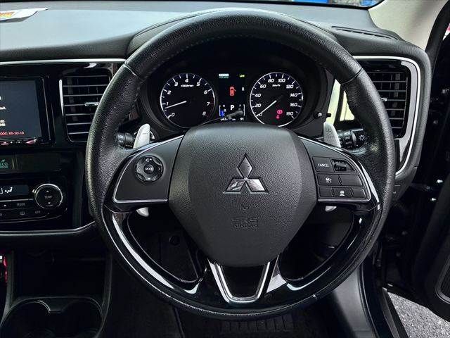 MITSUBISHI OUTLANDER 4WD 2016
