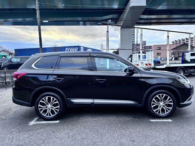 MITSUBISHI OUTLANDER 4WD 2016