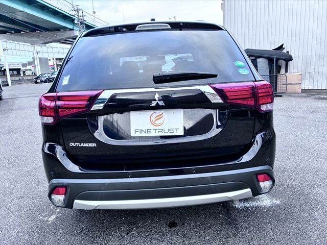 MITSUBISHI OUTLANDER 4WD 2016