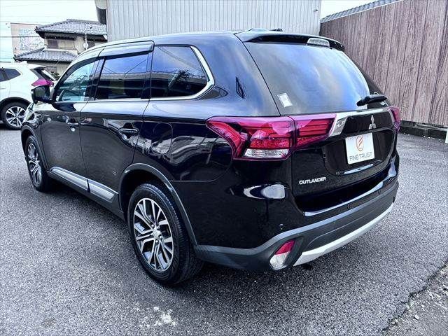 MITSUBISHI OUTLANDER 4WD 2016