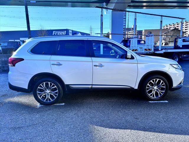MITSUBISHI OUTLANDER 4WD 2015