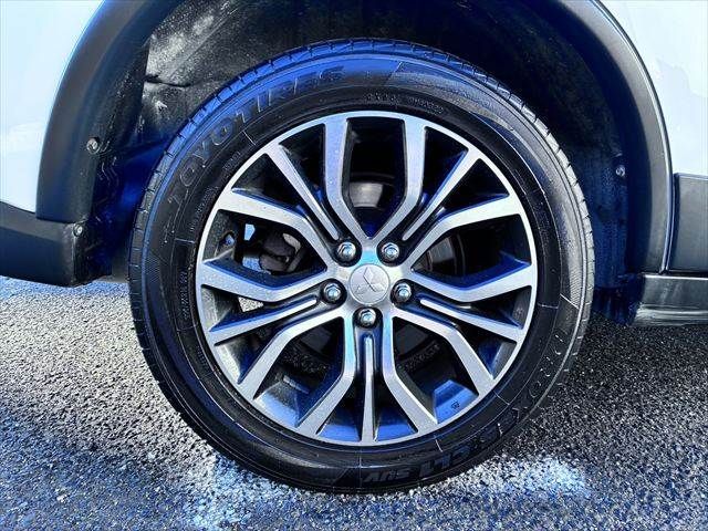 MITSUBISHI OUTLANDER 4WD 2015