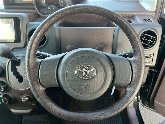TOYOTA SPADE 2013