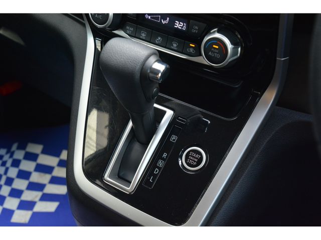 NISSAN SERENA  S-HYBRID 2019