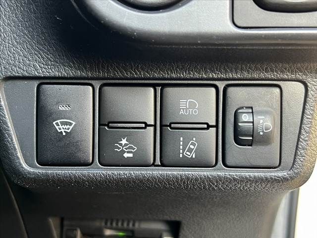 TOYOTA COROLLA FIELDER HYBRID 2017