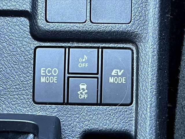 TOYOTA COROLLA FIELDER HYBRID 2017