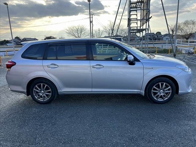 TOYOTA COROLLA FIELDER HYBRID 2017