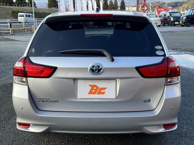 TOYOTA COROLLA FIELDER HYBRID 2017