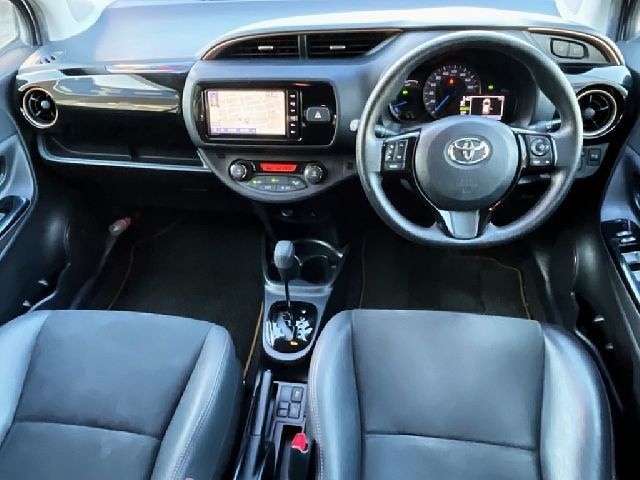 TOYOTA VITZ HYBRID 2018