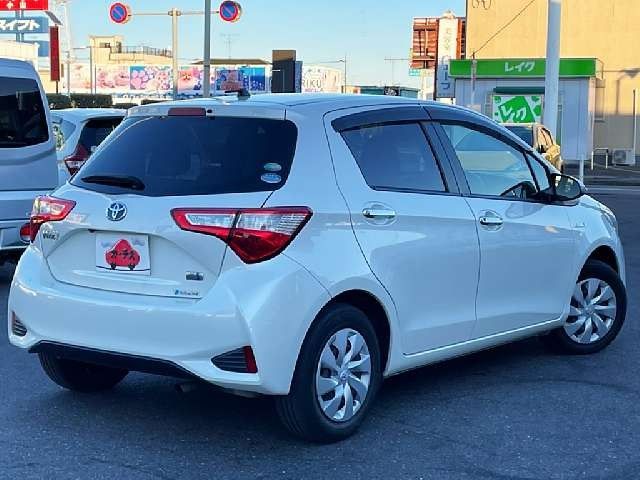 TOYOTA VITZ HYBRID 2018