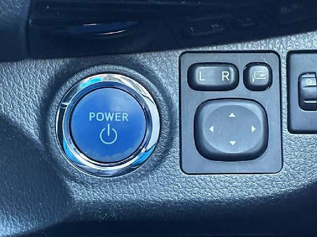 TOYOTA VITZ HYBRID 2018