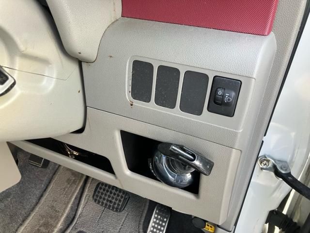 DAIHATSU MOVE CONTE 4WD 2010