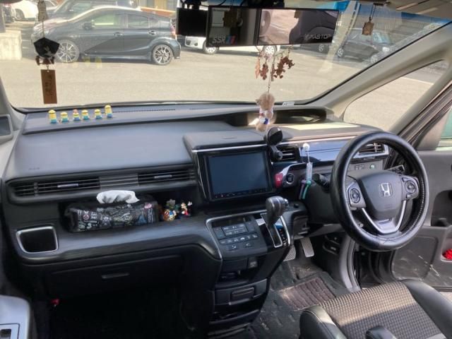 HONDA STEPWAGON SPADA 2015